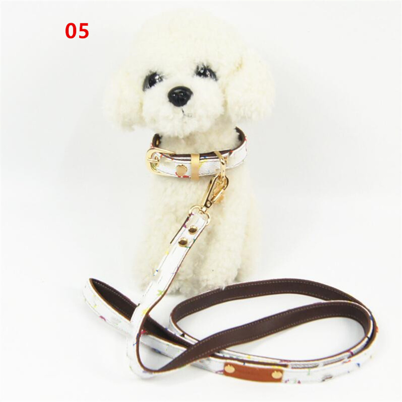 Collier en cuir à carreaux