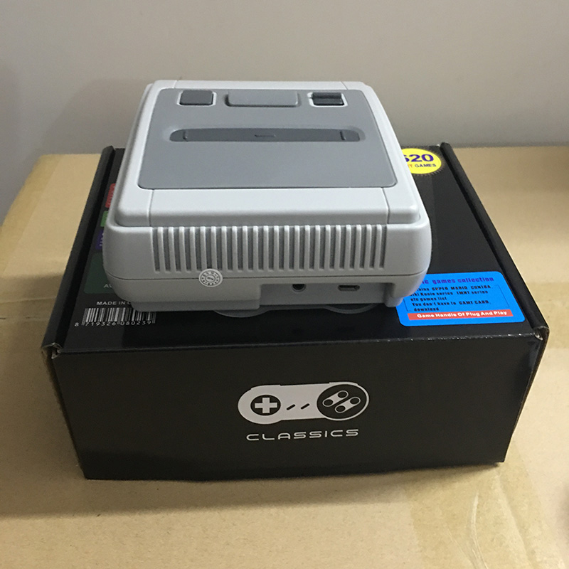 Mini Console de jeux vidéo rétro classique avec 620 jeux intégrés, 8 bits, sortie AV, avec gampad
