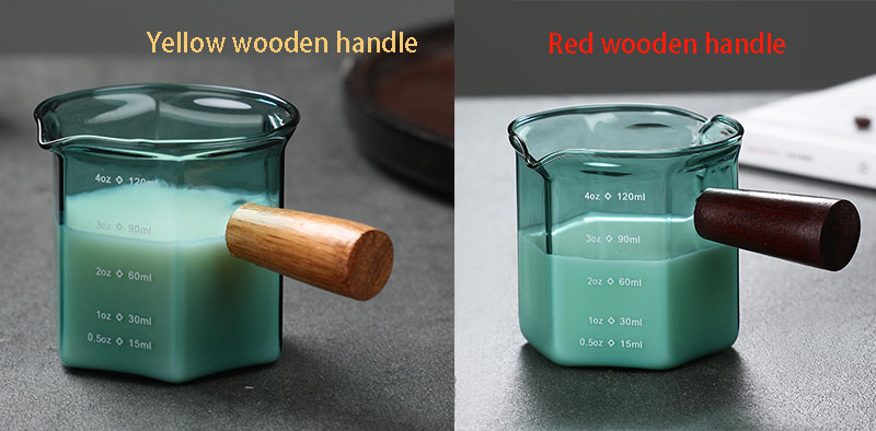 Tasse à expresso en verre avec manche en bois